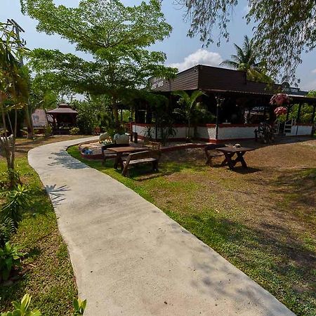 Cowboy Farm Resort Pattaya Ban Huai Yai Esterno foto