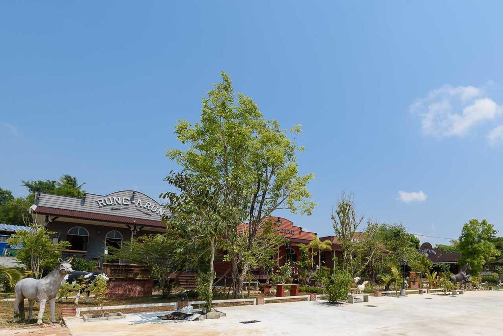 Cowboy Farm Resort Pattaya Ban Huai Yai Esterno foto