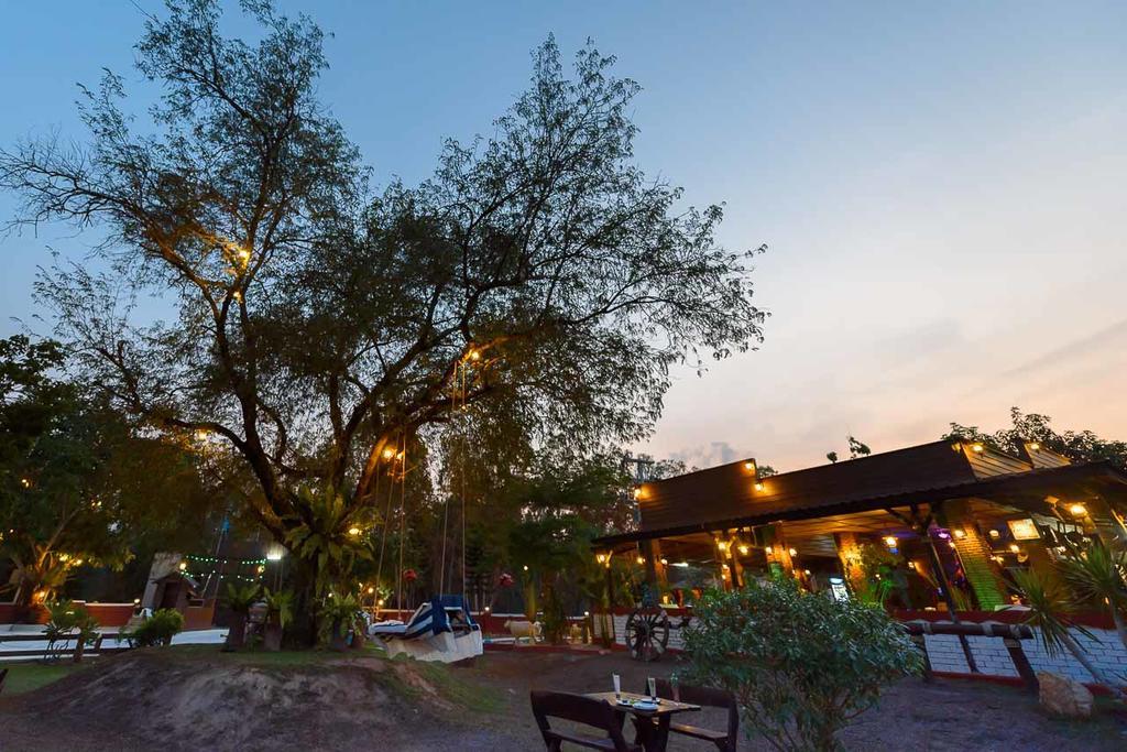 Cowboy Farm Resort Pattaya Ban Huai Yai Esterno foto
