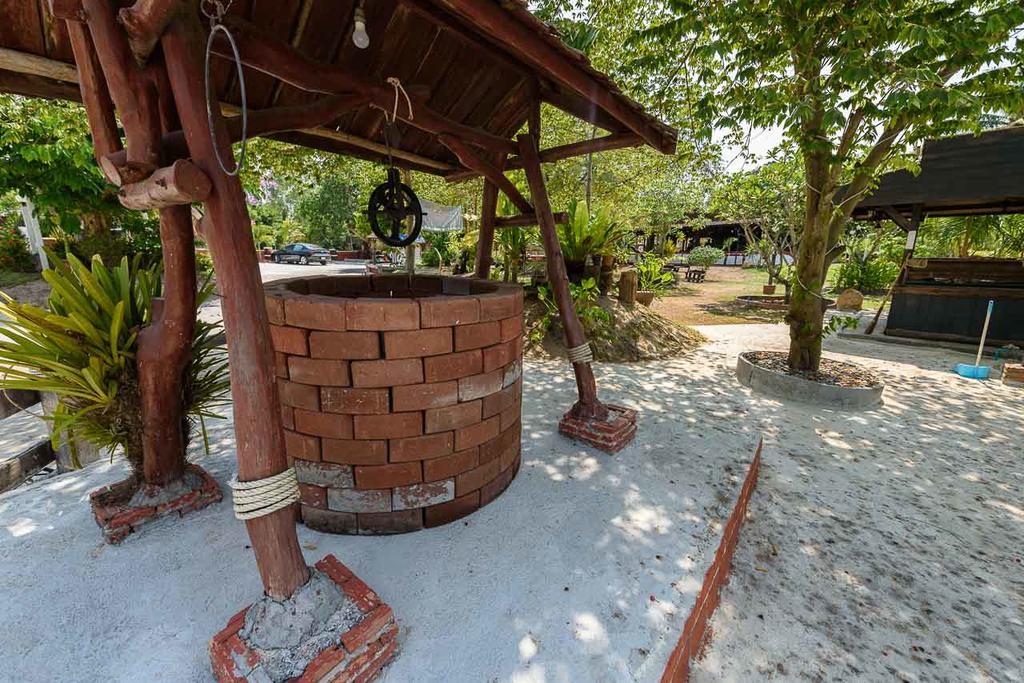 Cowboy Farm Resort Pattaya Ban Huai Yai Esterno foto